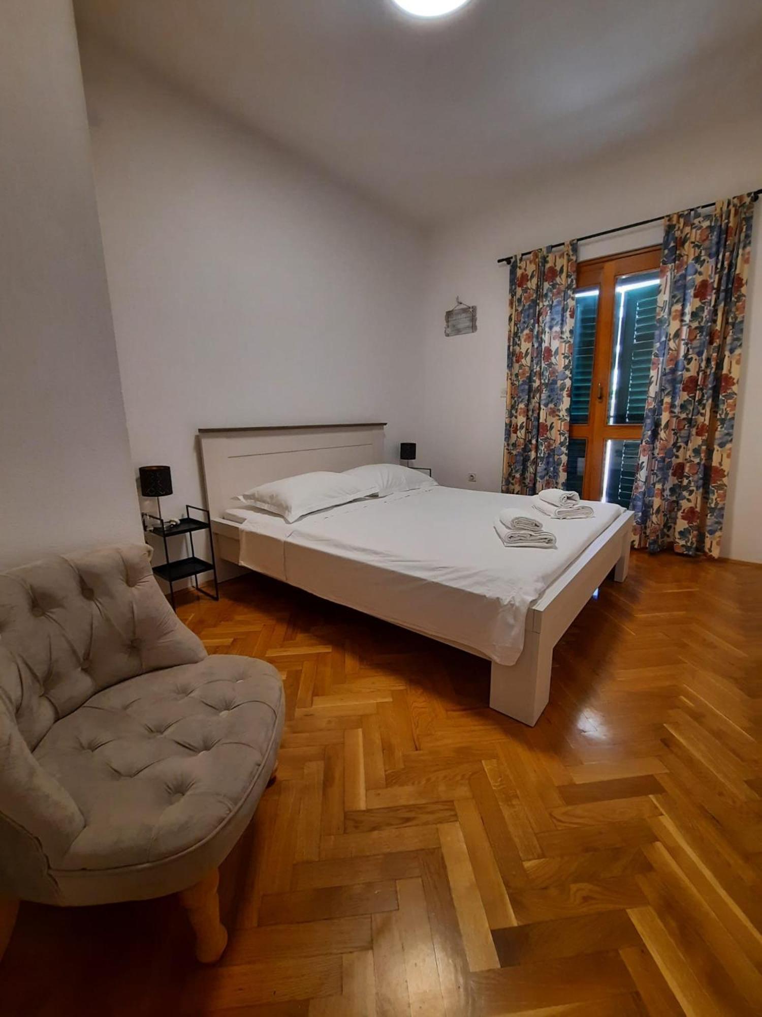 Buntin Apartments Primošten Екстериор снимка